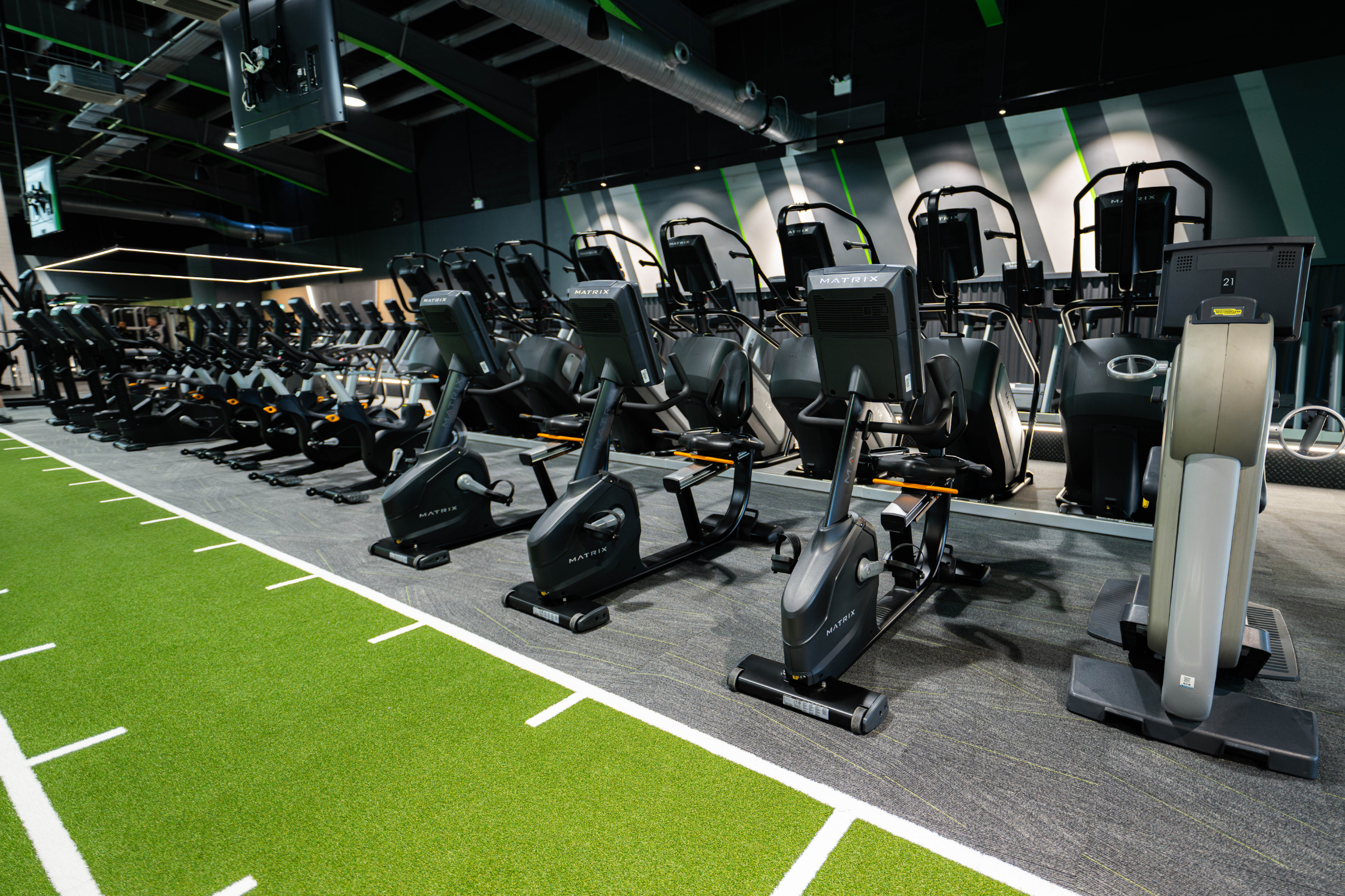 JD Gyms Wigan cardio equipment